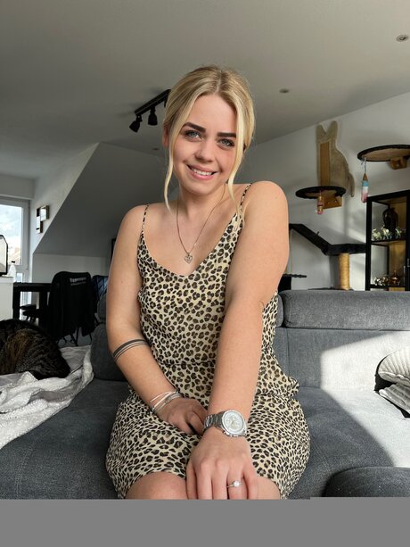 Bellablondofficial pretty actress pictures