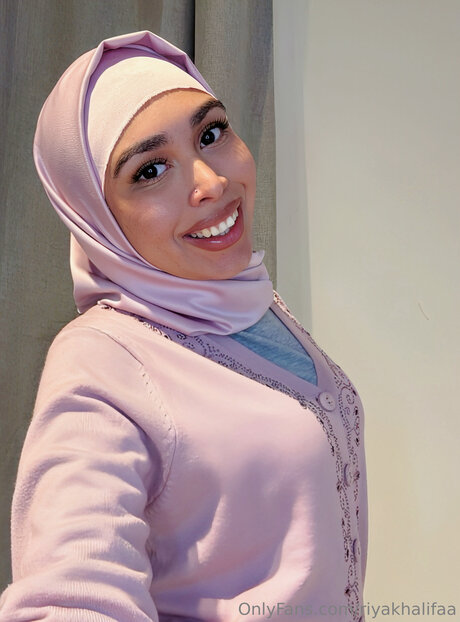 Riyakhalifaa star xxx picture