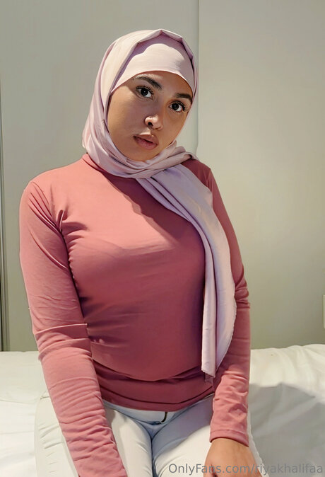 Riyakhalifaa nice pornstar images