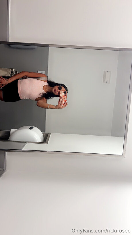 Rickirosee model hd pic