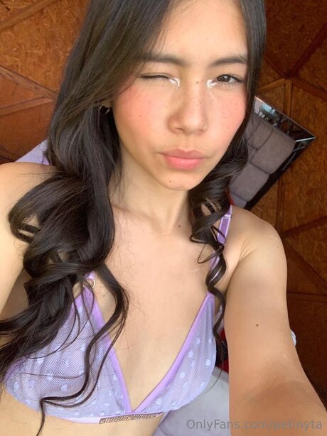 Petinyta pornstar beautiful img