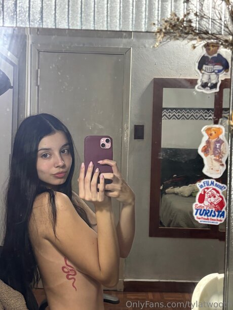 Tylatwootn high quality model photo