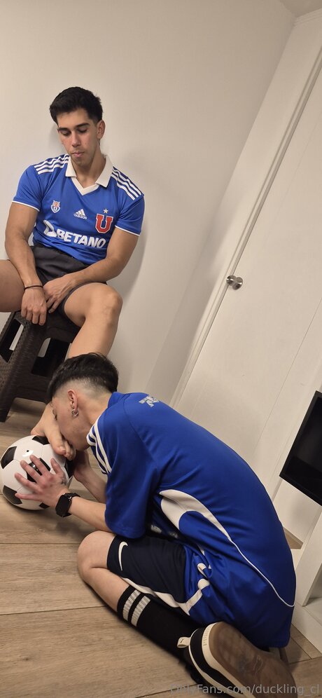 Duckling Cl star naked image