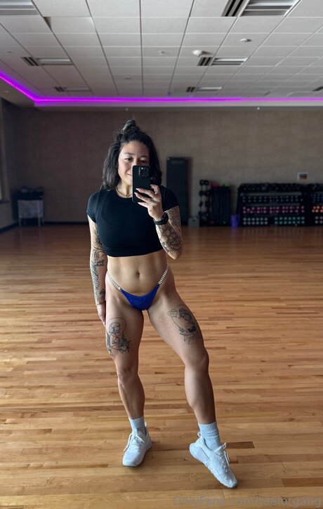 Taelorgang model erotic photo