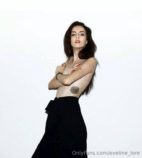 Eveline Lore hot model image