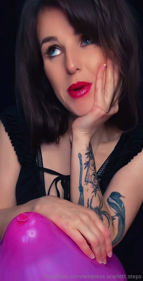 Empress Scarlett Steps model sexy image