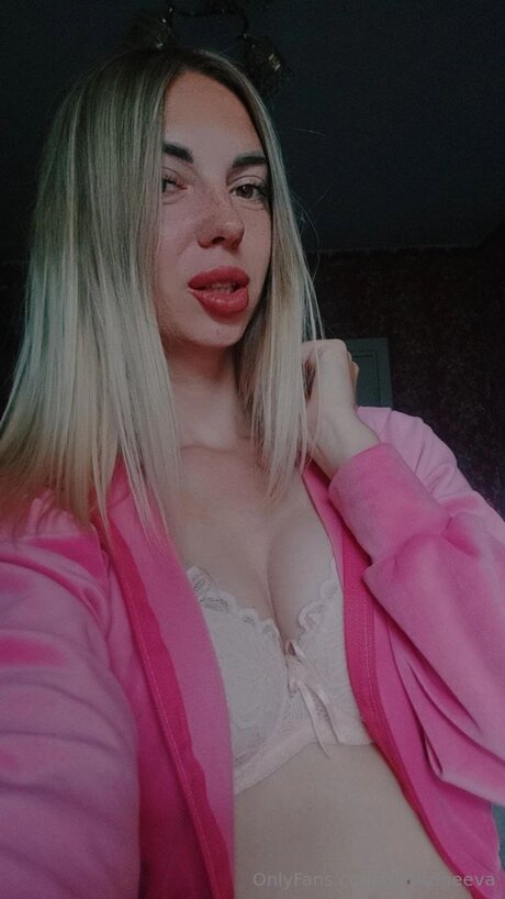 Alinazineeva model hd pic