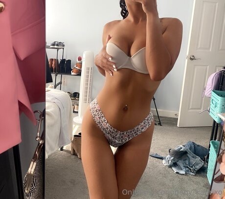 Baby Kaprixo pornographic model pic