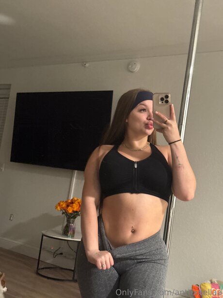 Anthxnellaa porn star photos