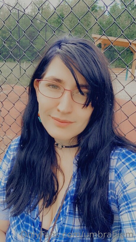 Umbrahiem model hot pics