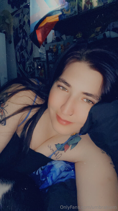 Umbrahiem model nude images