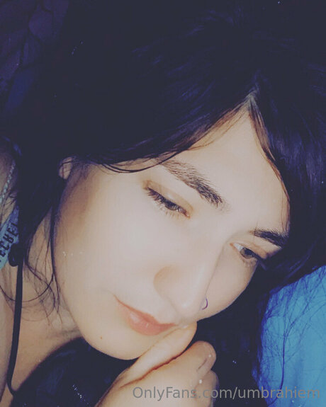 Umbrahiem model pretty picture