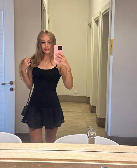 Fabienne Gerber hot actress pics