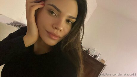 Saralimaxo hot star pics