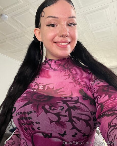 Cassyslays porn model pic