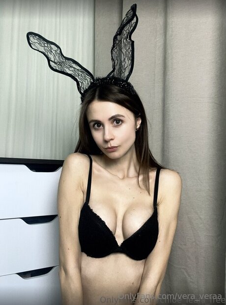 Vera Veraa naked model images