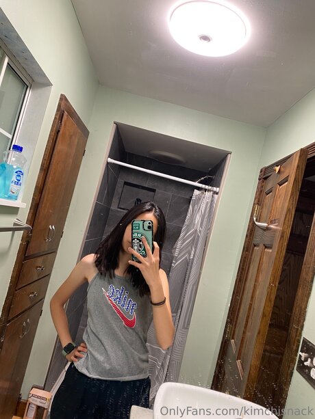 Kimchisnack art model pic