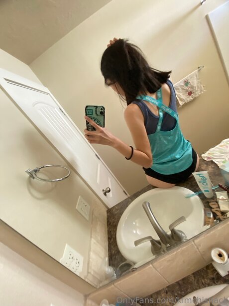 Kimchisnack model hot images