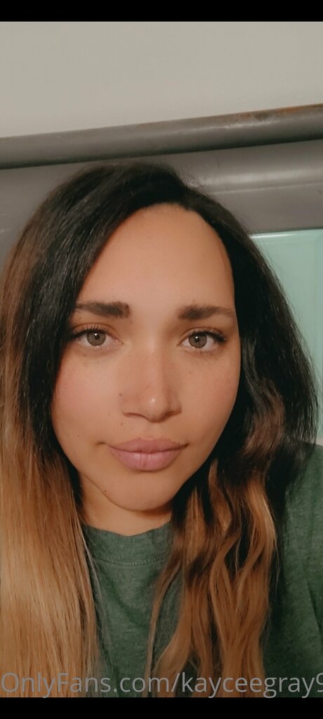 Kayceegray89 top model image