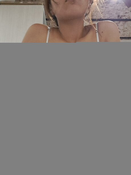 Elmenbrilllo model adult images