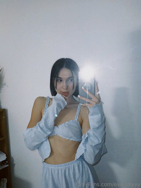 Eva Skyyy model hot pictures