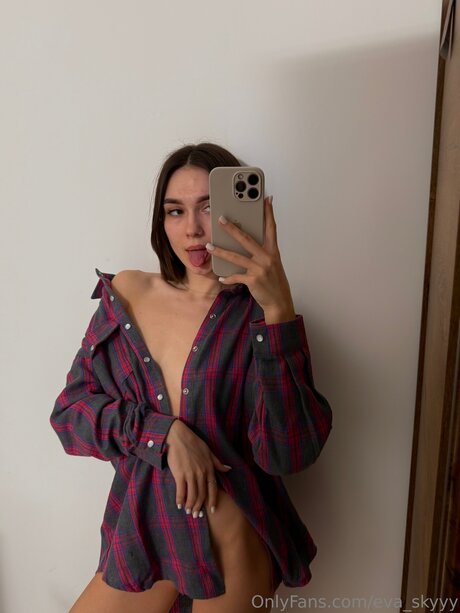 Eva Skyyy naked actress pic