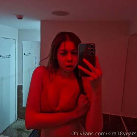 Kira18years nude star photo