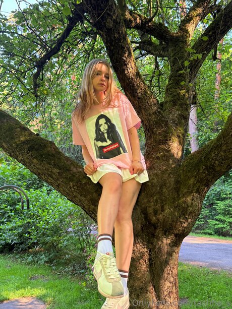 Tashha S top star pics