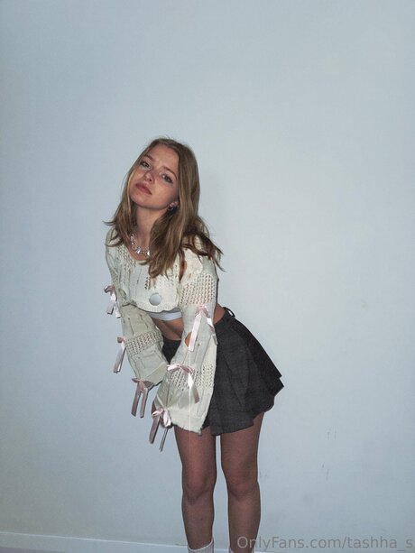 Tashha S star top images