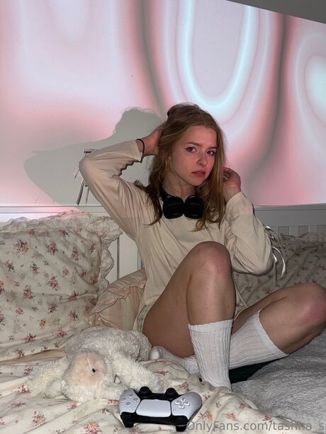 Tashha S model free pic