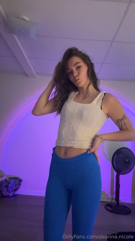 Deanna Nicole star exclusive images