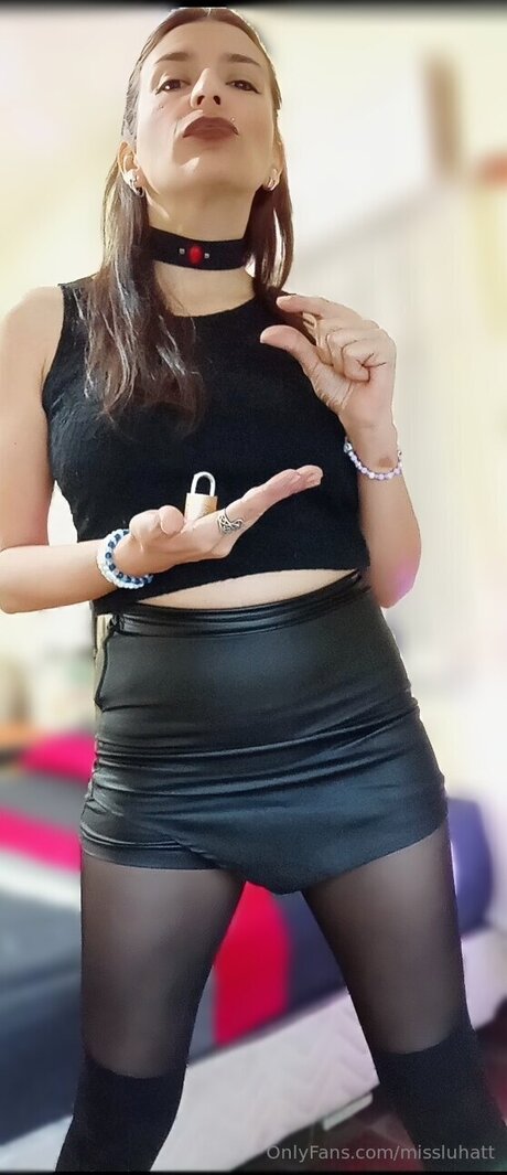 Missluhatt nude model archive