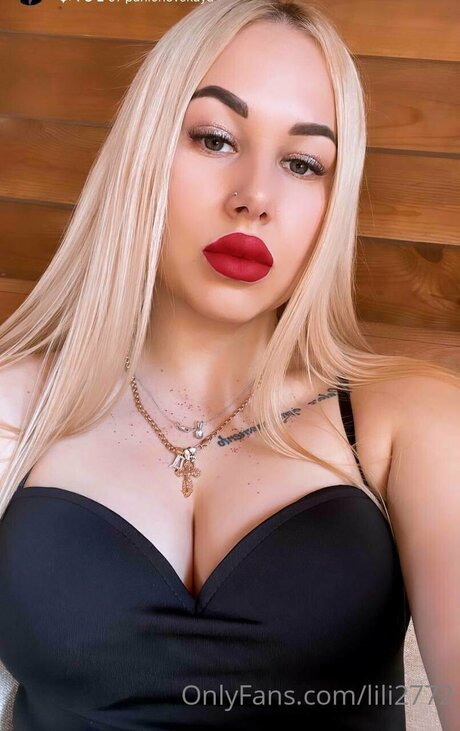 Lili2772 hot star photo