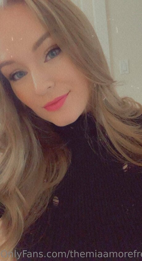 Themiaamorefree star xxx pic