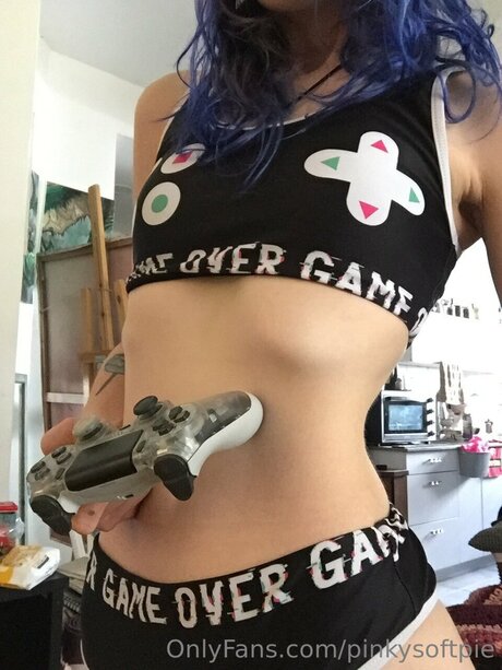 Pinkysoftpie sex model pic