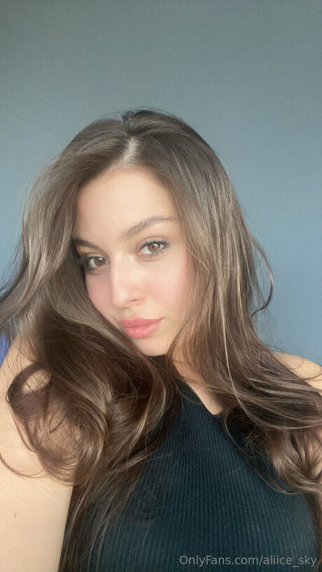 Aliice Sky adult star pic