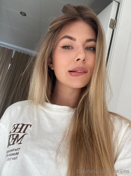 Jinkijins erotic actress pictures