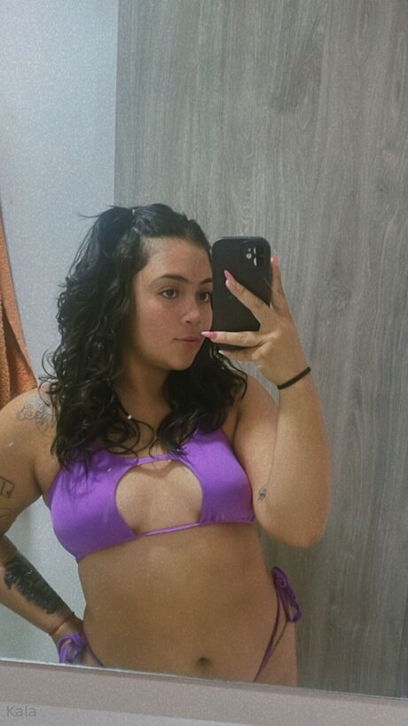 Kalalain naked model image