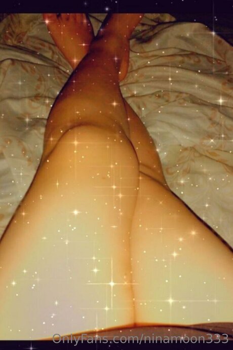 Ninamoon333 star porn pic