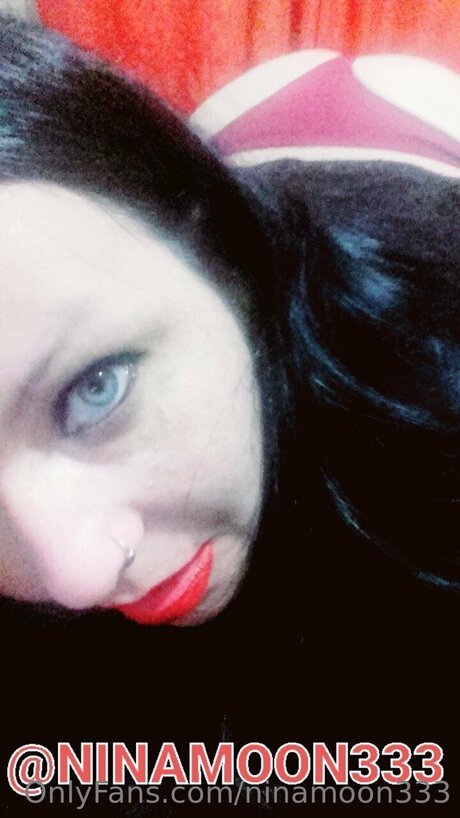 Ninamoon333 pretty model image