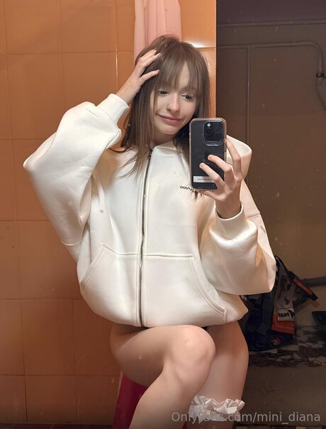 Mini Diana high quality actress gallery