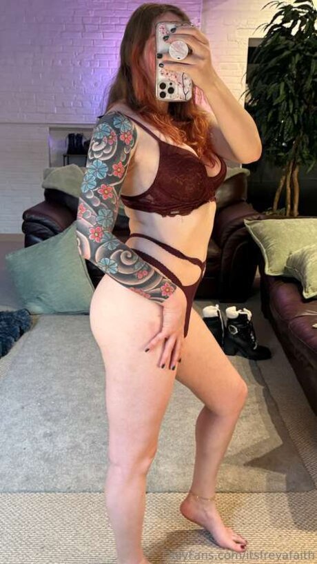 Itsfreyafaith high quality model picture