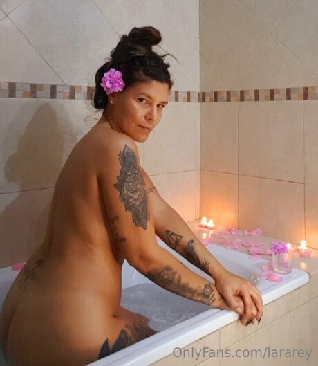 Lalaseyerfree star best pic