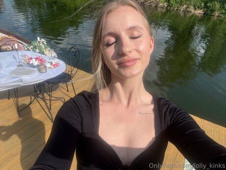 Lolly Kinks sex star pics