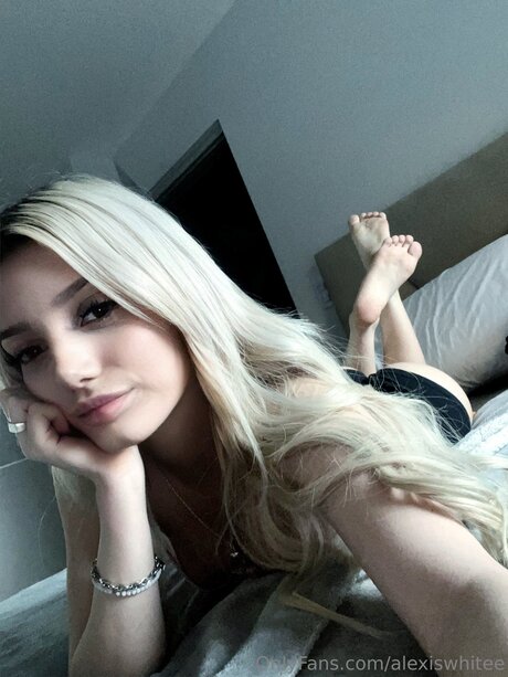 Alexiiswhitee star nice pic