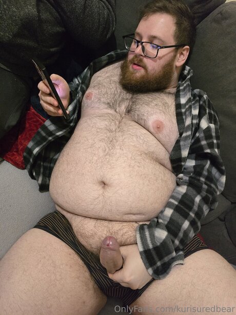 Kurisuredbear model pornographic image