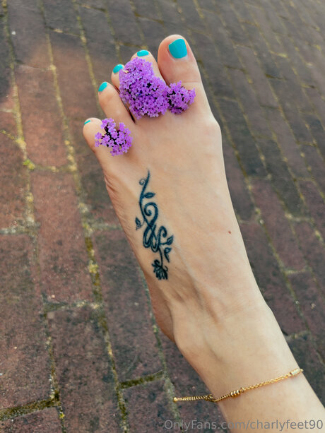 Charlyfeet90 sexy actress img