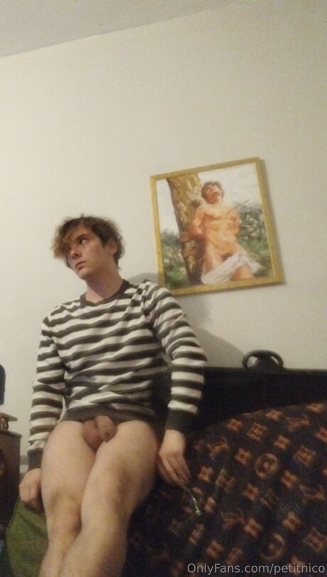 Petitnico nude actress pic