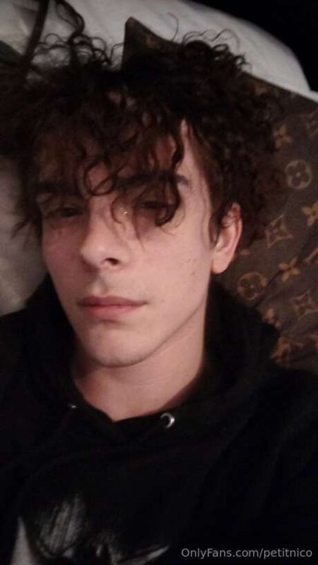 Petitnico nude actress photos