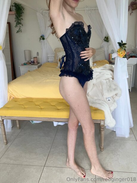 Redginger018 erotic model image